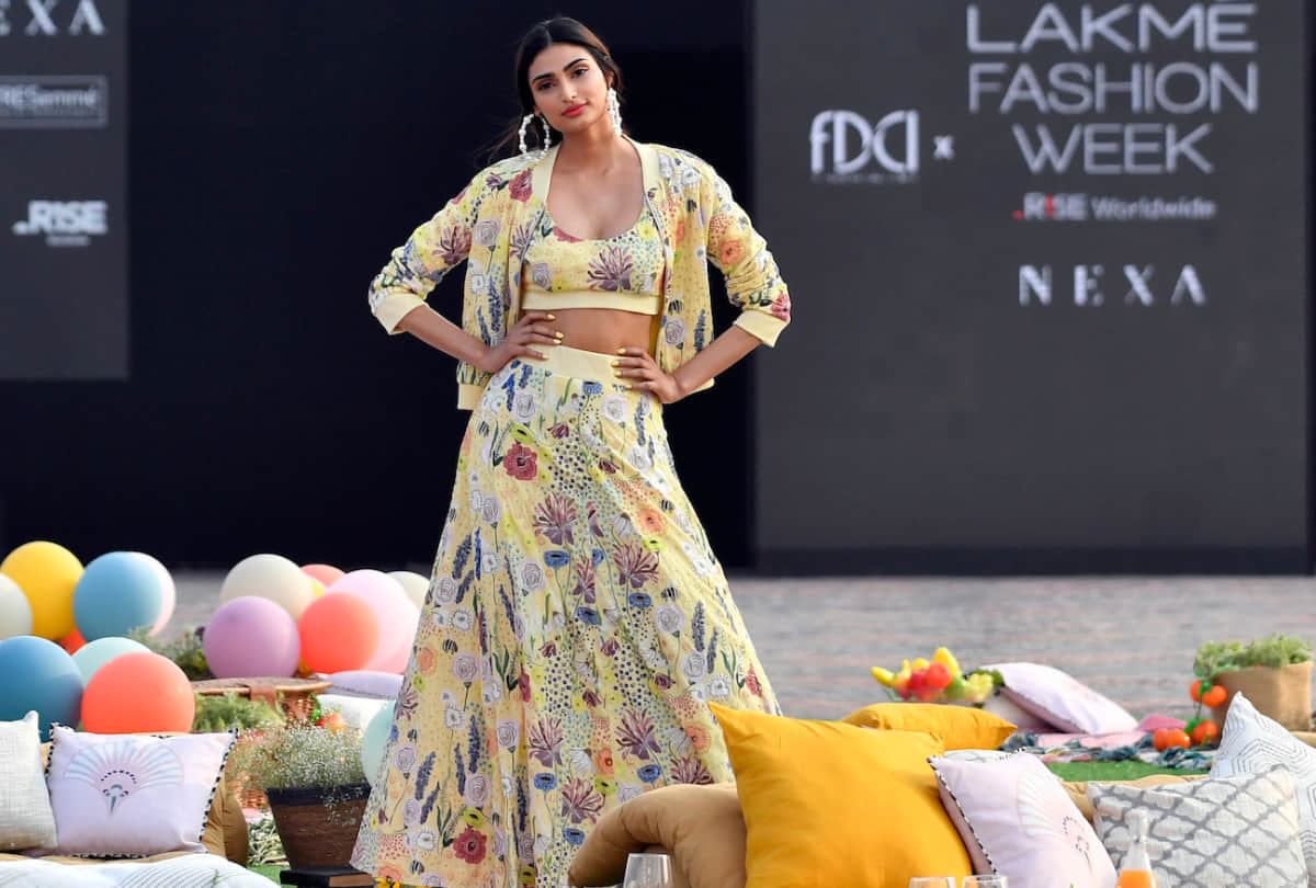 lakme fashion week 2021 athiya shetty showcase designer payal singhal kismet collection