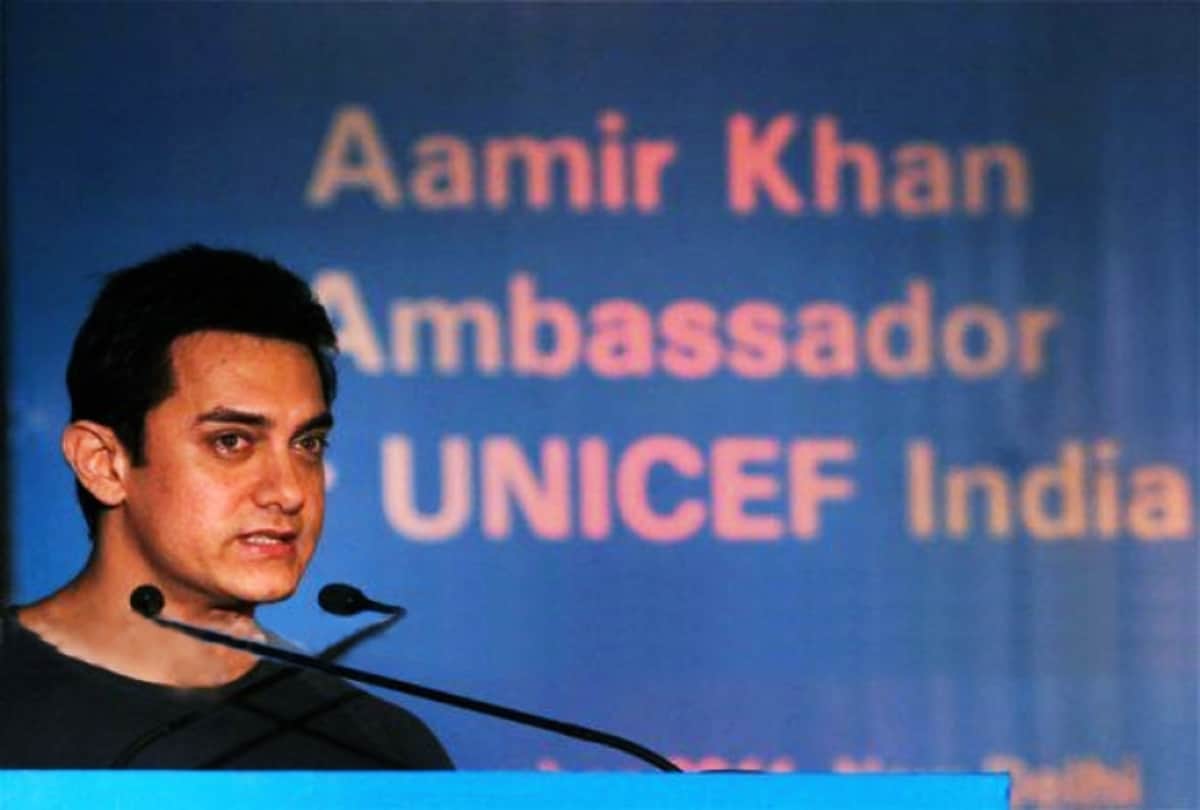 unknown facts about Aamir Khan how china awarded him and 3 idiots was box office hit