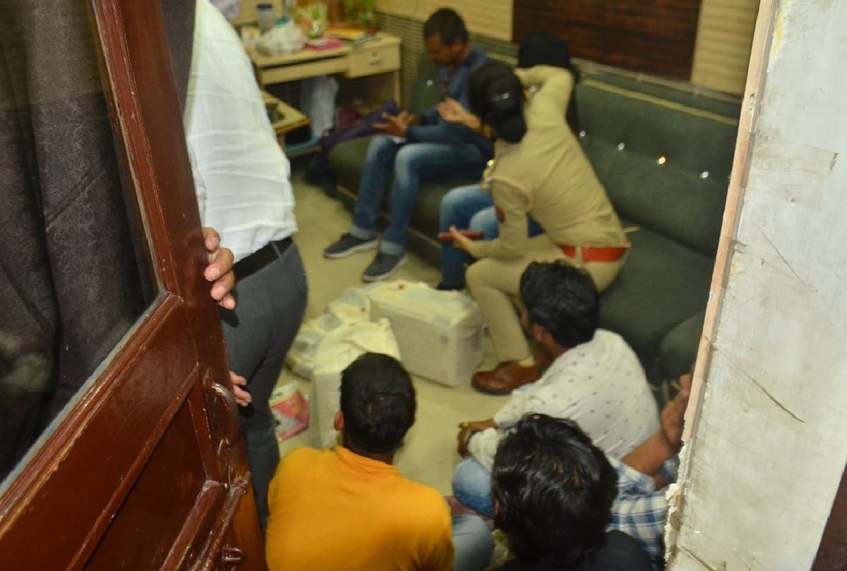 Police sent eight accused of fetal gender testing to jail in agra