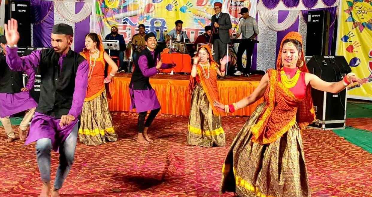 holi celebration in bageshwar
