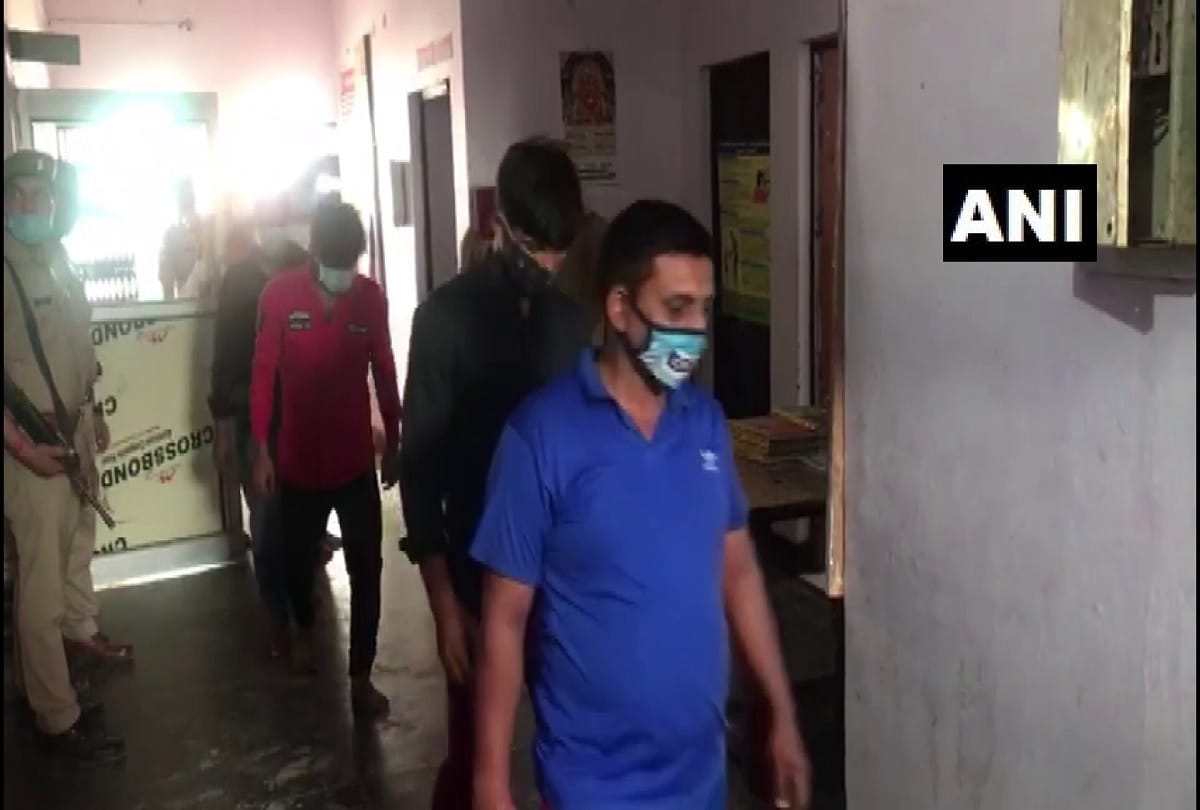 Police busted out brothel racket in Greater Noida hotel many arrested 