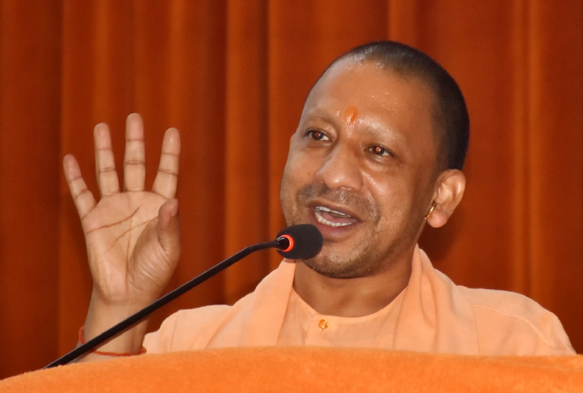 CM Yogi reviewed Covid Cure of Gorakhpur division by video conferencing