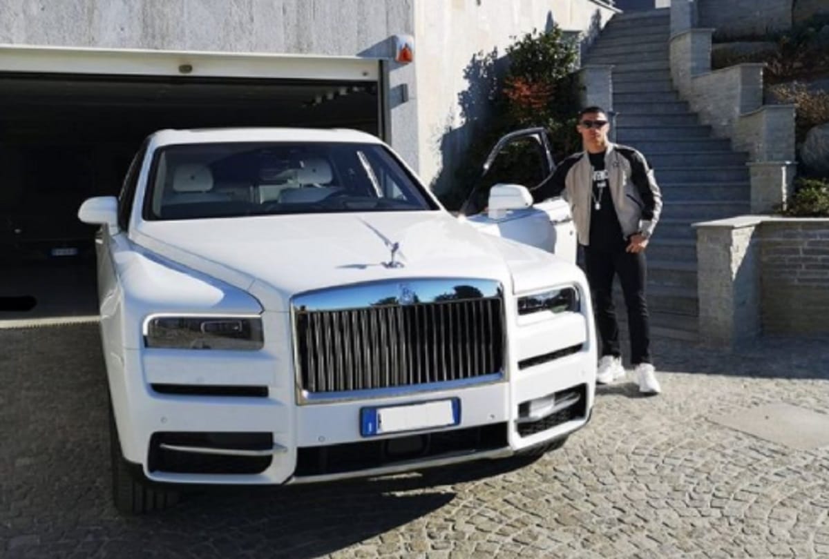 Football player Cristiano Ronaldo net worth and his lifestyle in hindi