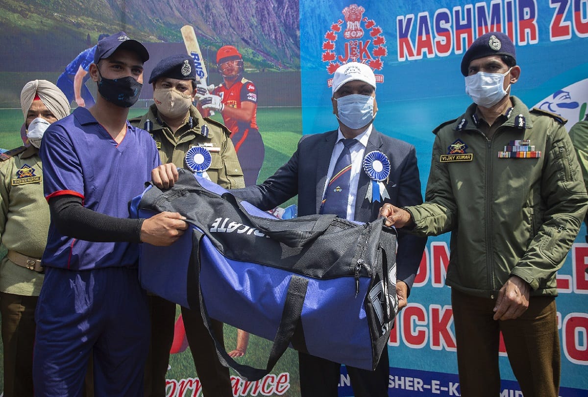 Jammu-Kashmir DGP: Pakistan is also sending cash and drugs through drones
