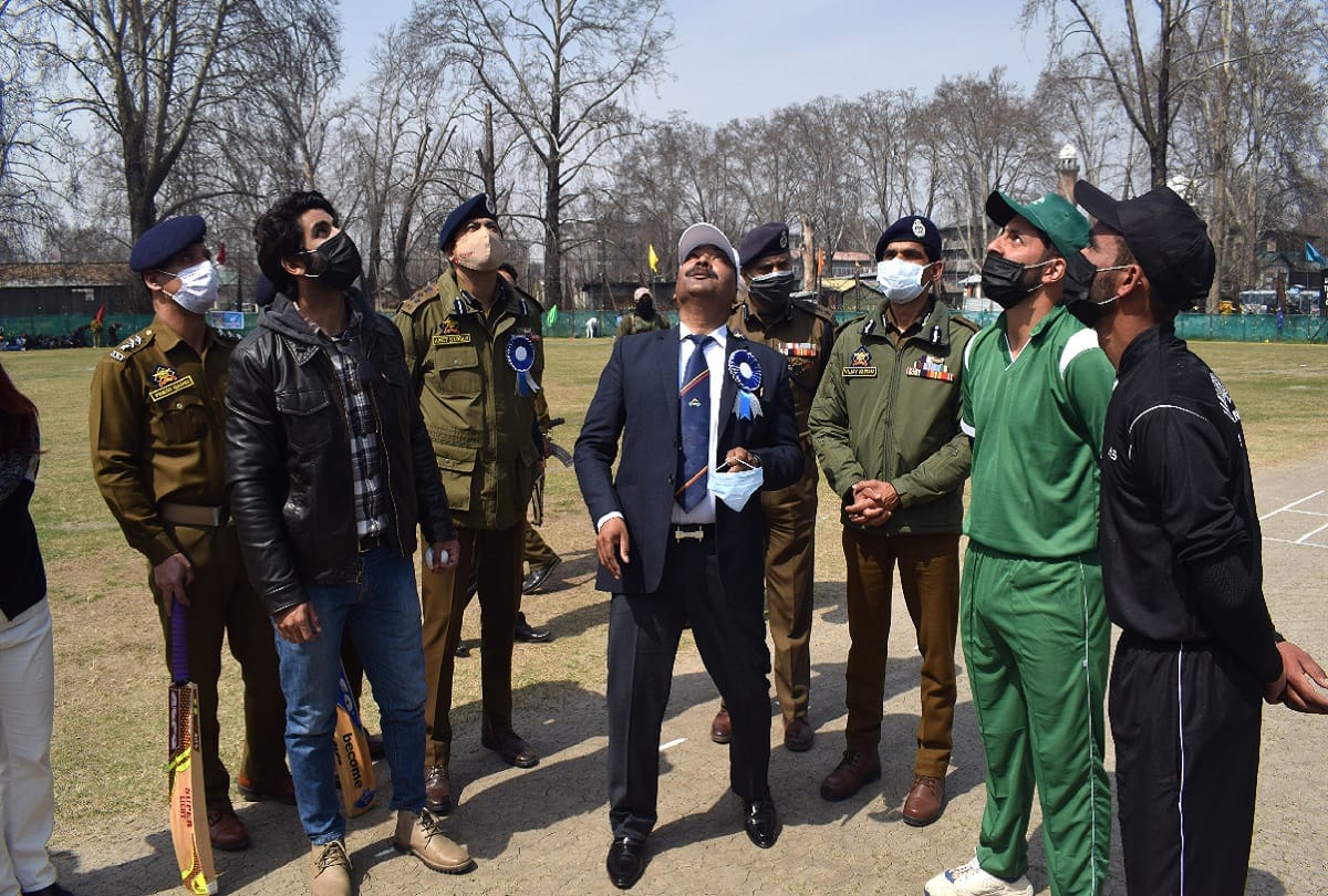 Jammu-Kashmir DGP: Pakistan is also sending cash and drugs through drones