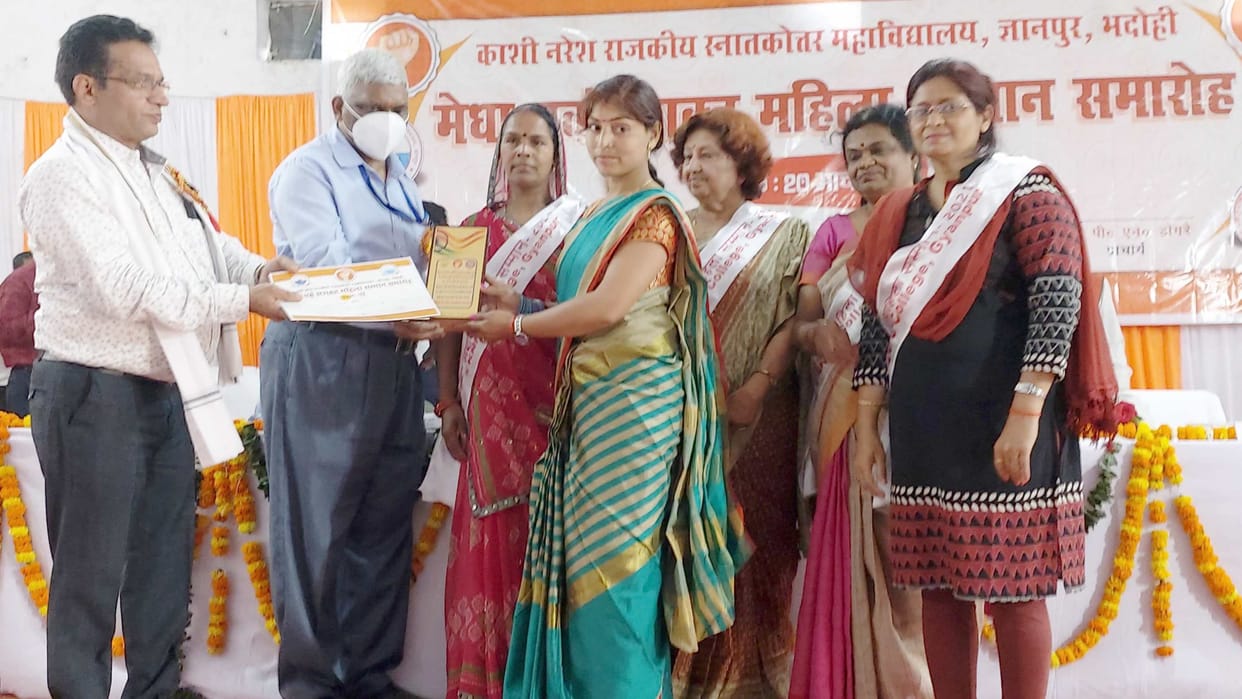 'Parent's hand behind every successful girl'
