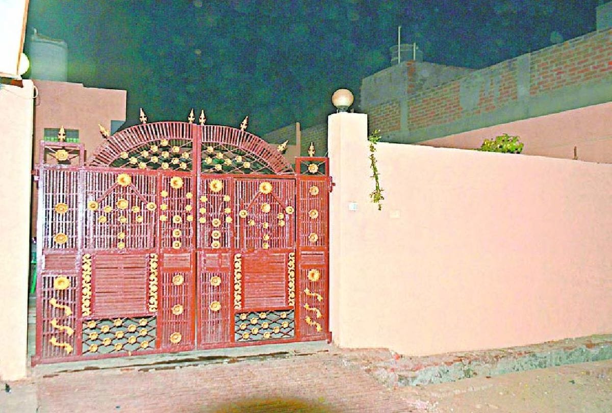 Police sent eight accused of fetal gender testing to jail in agra
