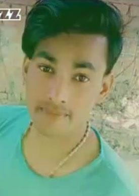 traiktar kee takkar se baik savaar chhaatr kee maut, haadase ke baad traiktar chhodakar bhaag nikala chaalak