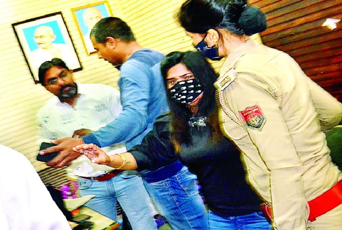 Police sent eight accused of fetal gender testing to jail in agra
