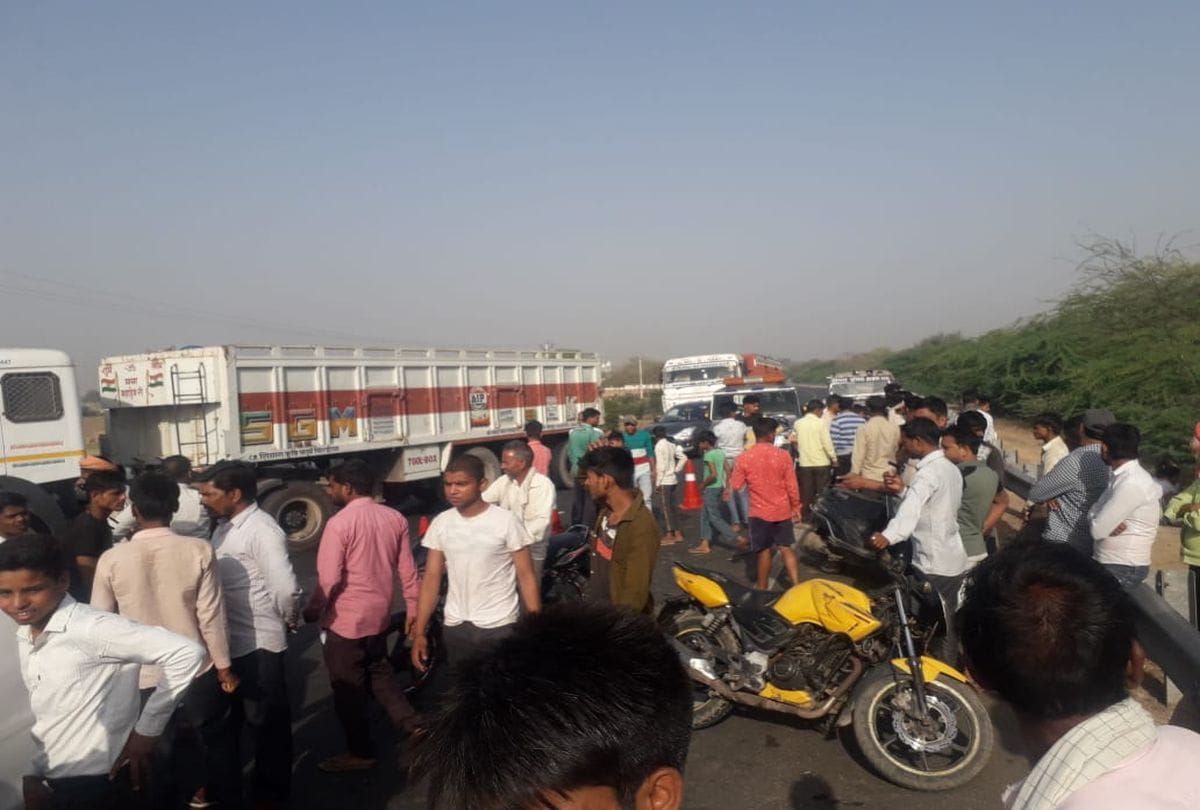 Road Accident At Fatehpur Sikari Mainy Injured Today News Agra