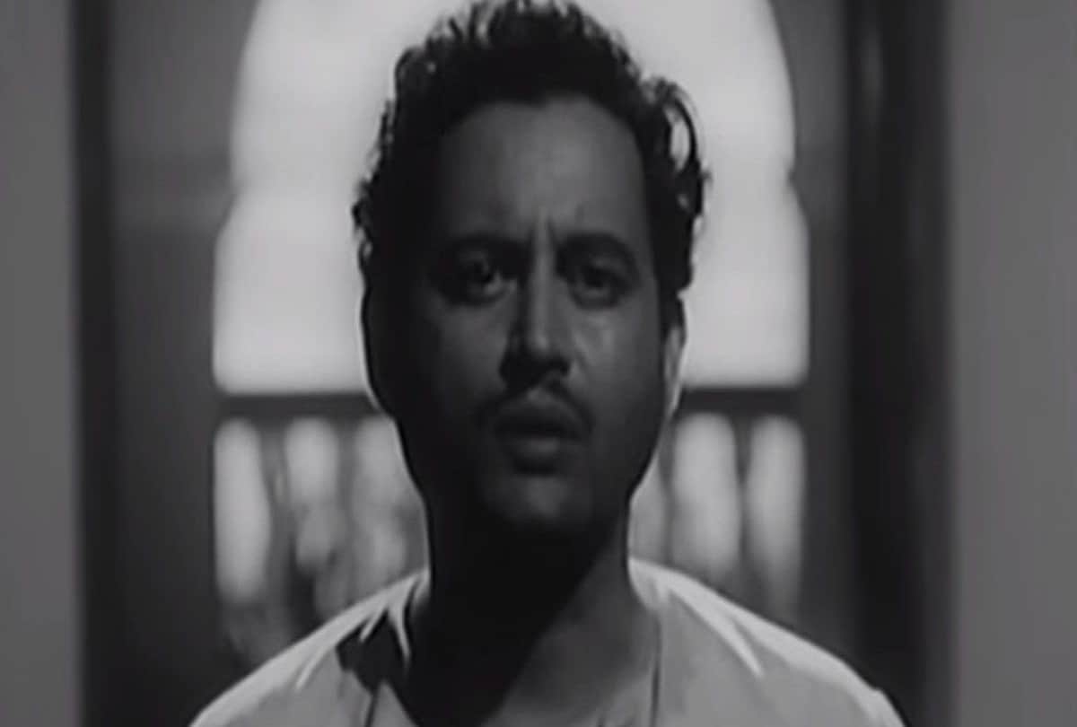 ‘Pyaasa’ hero Guru Dutt pay bundle of notes at kotha here interesting story