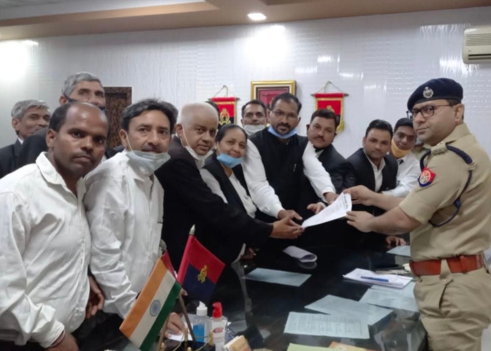 advocate protest,firozabad police,bar council firozabad,SSP firozabad,makkhanpur police,bar associaton firozabad,firozabad advocate