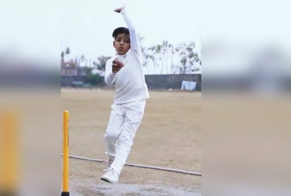 Uttarakhand News: Junior Bumrah Akshaj tripathi will Do Sports Product marketing in John Buchanan Company