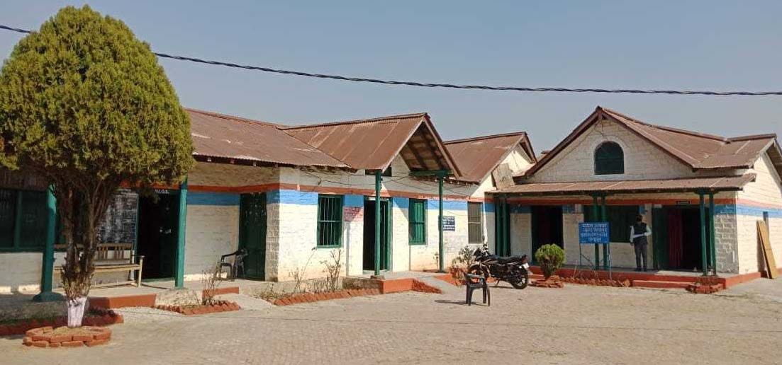 Eight schools will be special for common students, will read through English medium