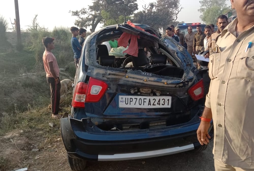 An uncontrolled car falls in a pathole in Raebareli two died.