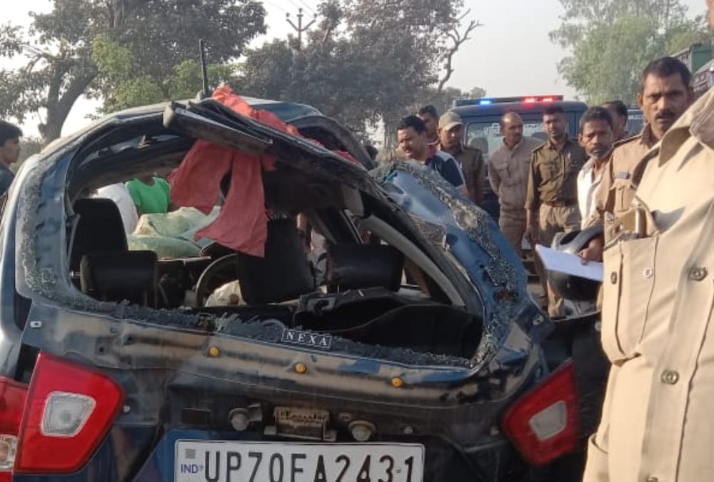An uncontrolled car falls in a pathole in Raebareli two died.