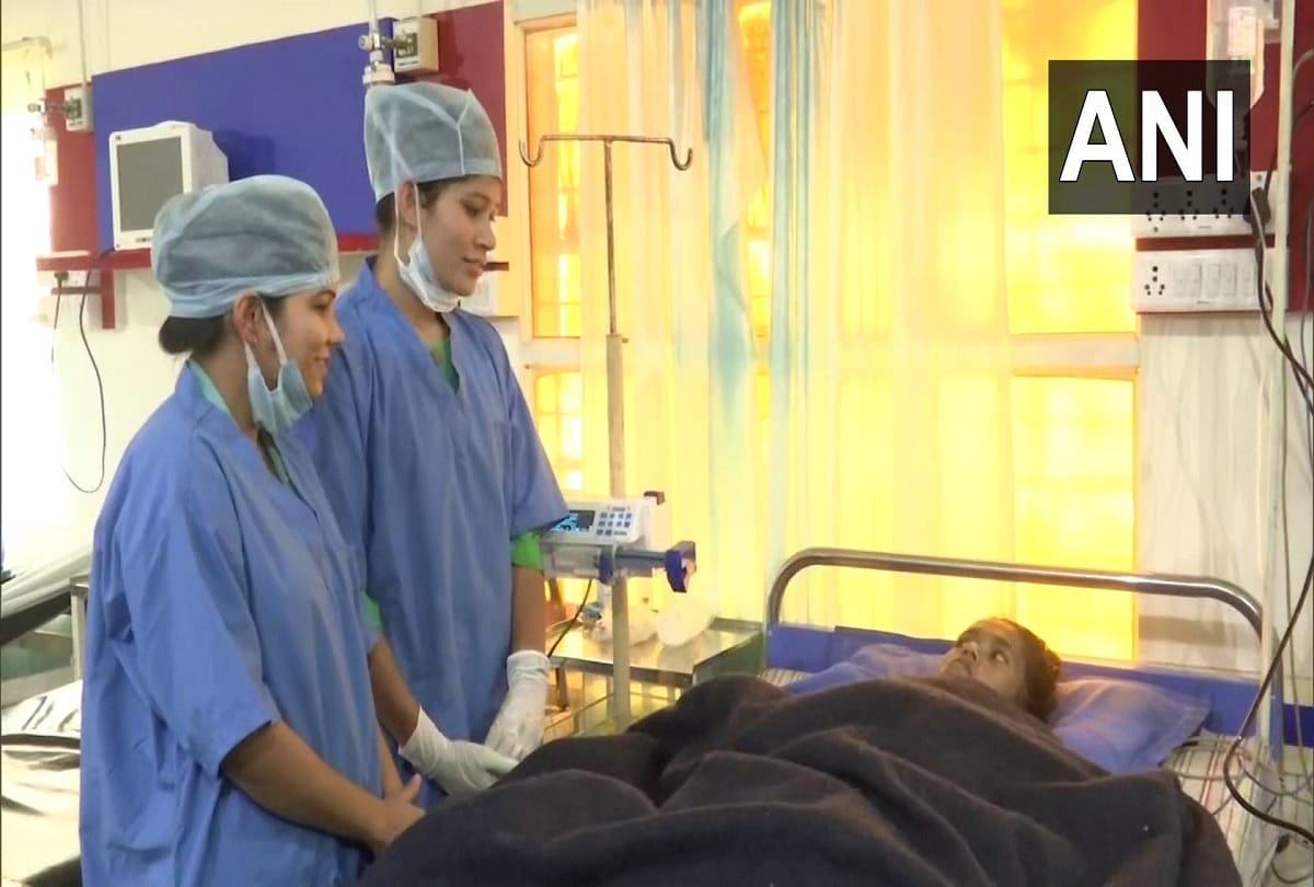 Doctors removed 16 kg tumour from abdomen of a woman in madhya pradesh