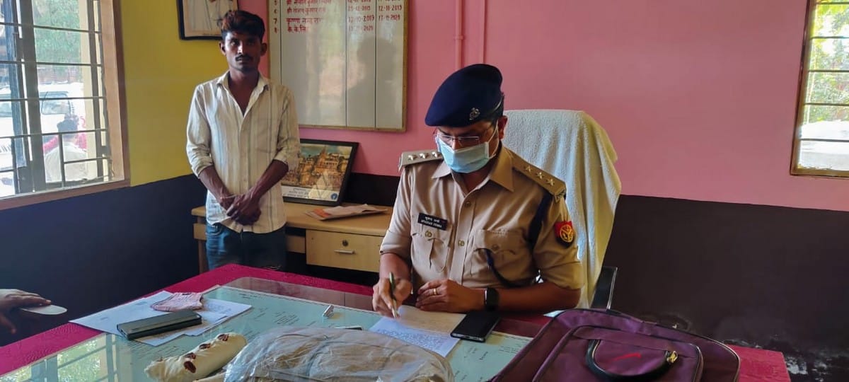 Police arrested accused with cannabis brownies and cartridges in bhadohi