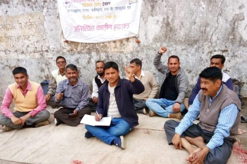 MNREGA workers staged a block office