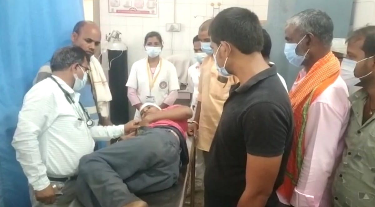 Bike rider died after hit by tractor in chandauli up