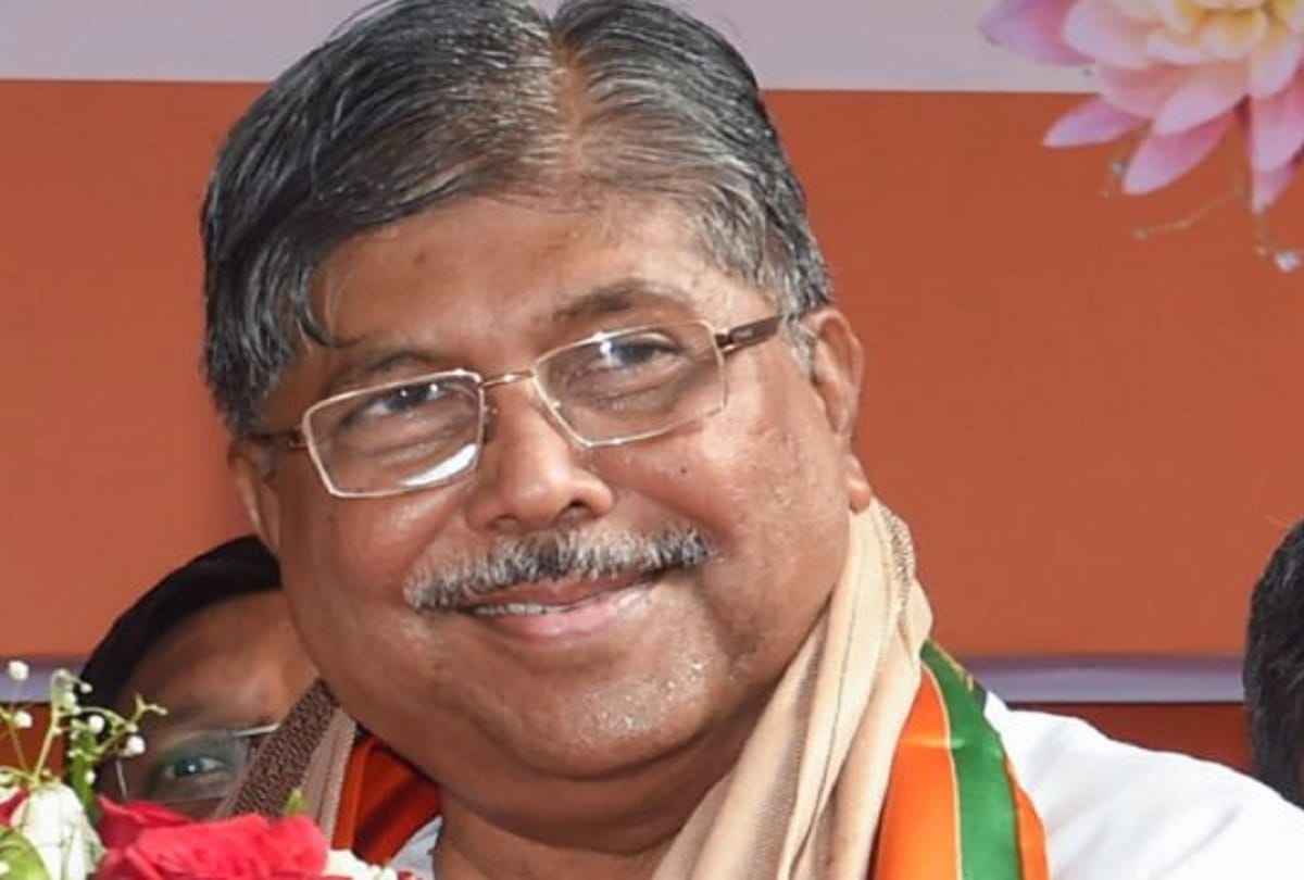 Maharashtra BJP President said that Sanjay Raut is working on Sharad Pawar agenda to remove Uddhav Thackeray from cm post