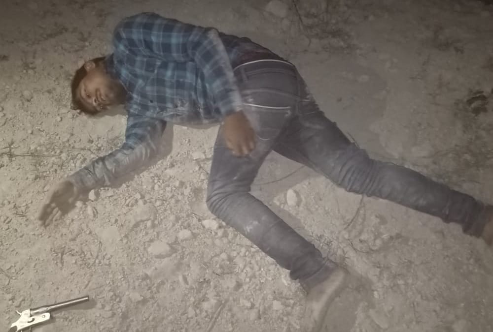 Police encounter in Baskhari in Ambedkarnagar.