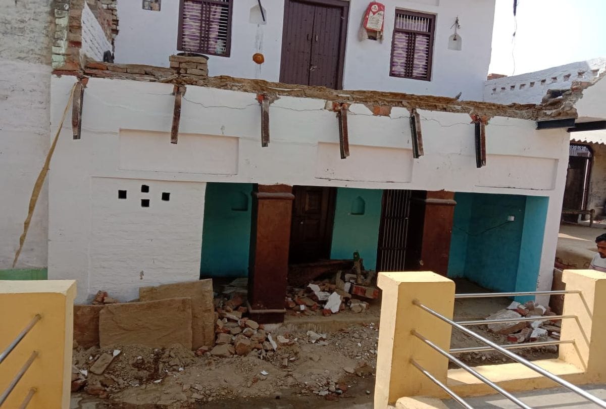Accident During Wedding In Firozabad House Shed Fall Down One Dead Many Injured