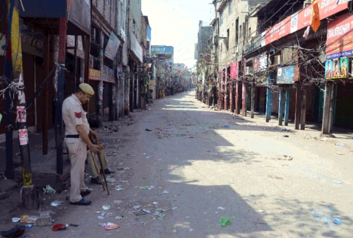 business affected due to weekend curfew in delhi said businessman