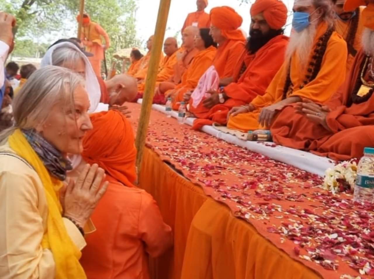Haridwar Kumbh 2021: foreigner devotee become saint came in kumbh, watch in photos