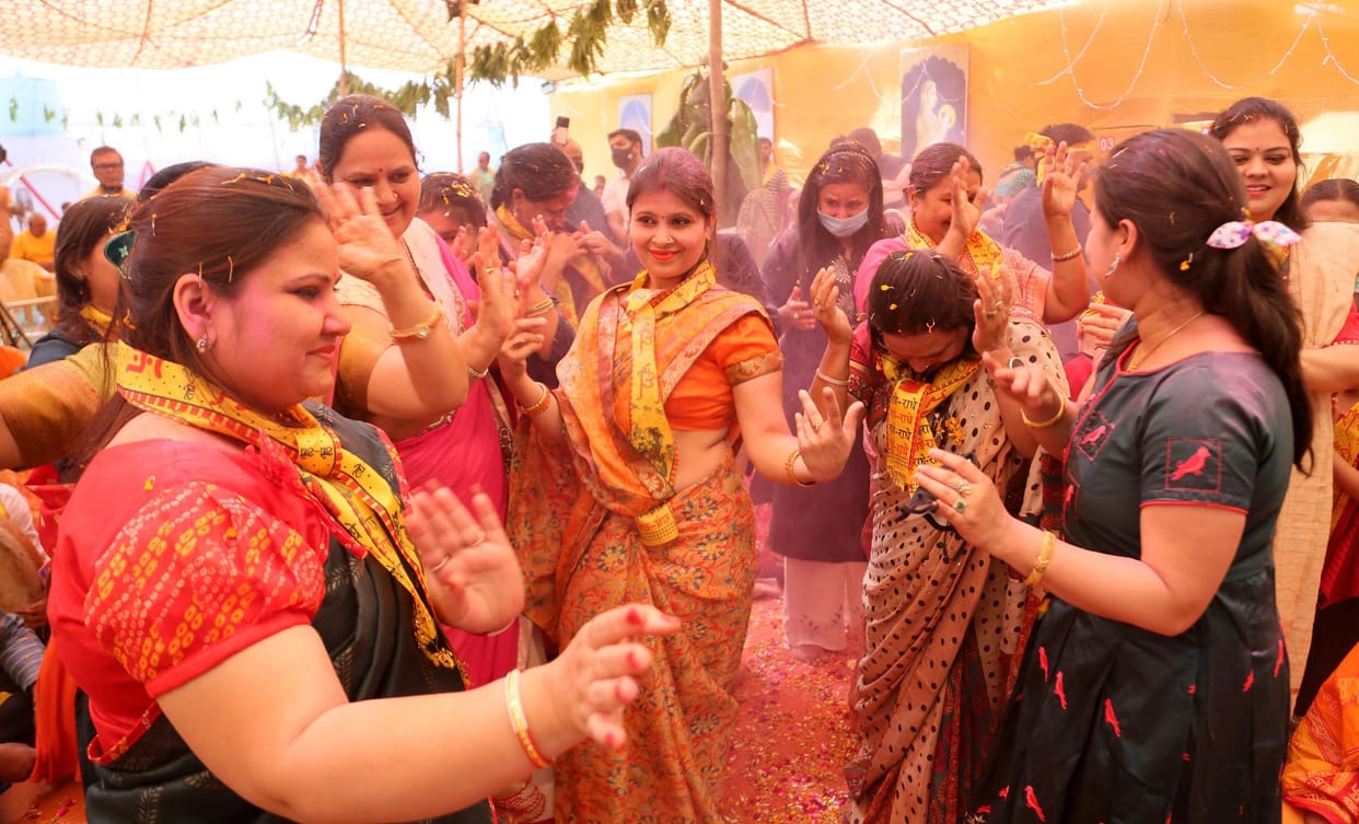 Mathura: Shyama Shyam Saloni is Singar Basanti to Surat