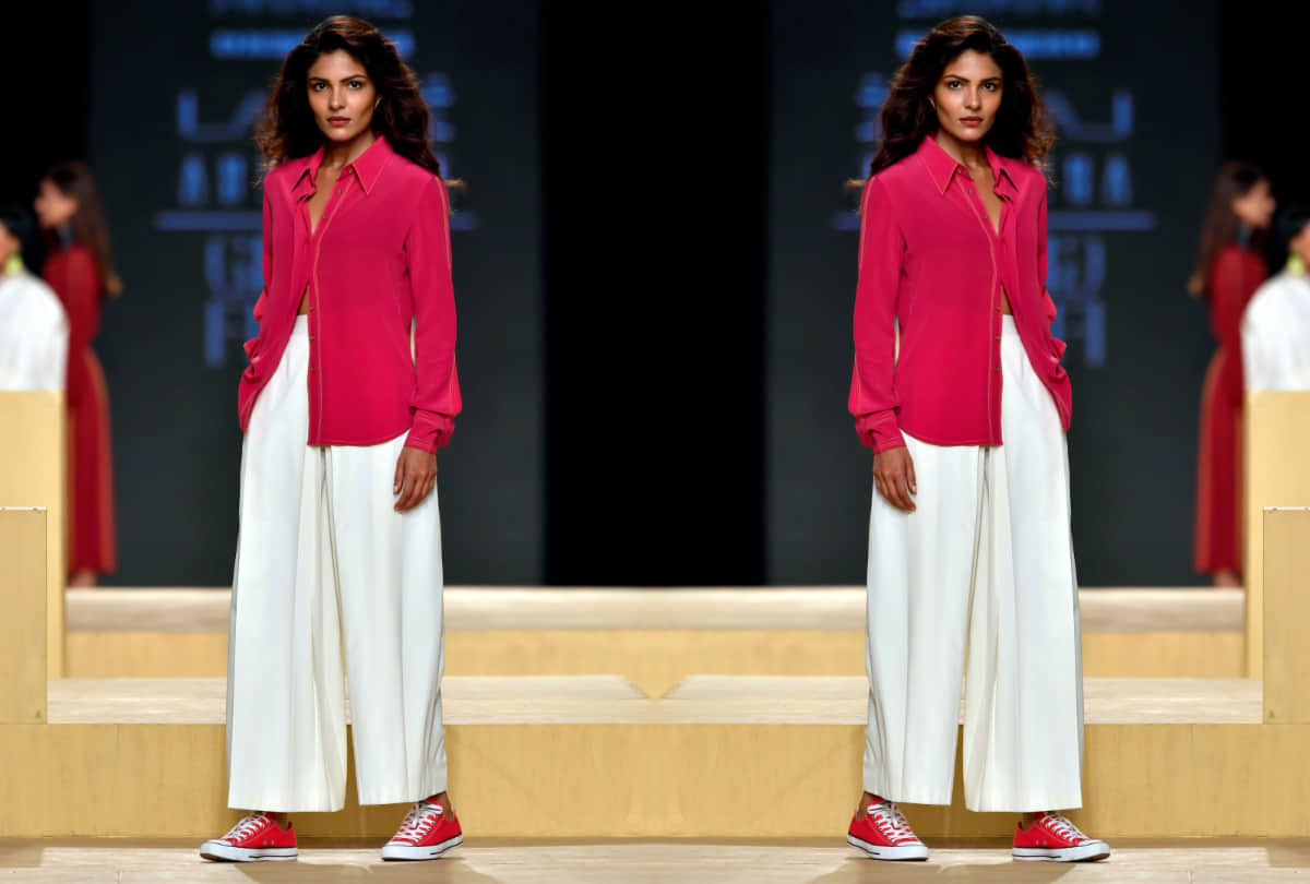 lakme fashion week grand finale 2021 ananya panday showstopper for finale designer ruchika sachdev