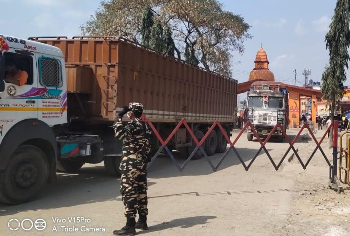 One year of public curfew complete special story of lockdown in maharajganj