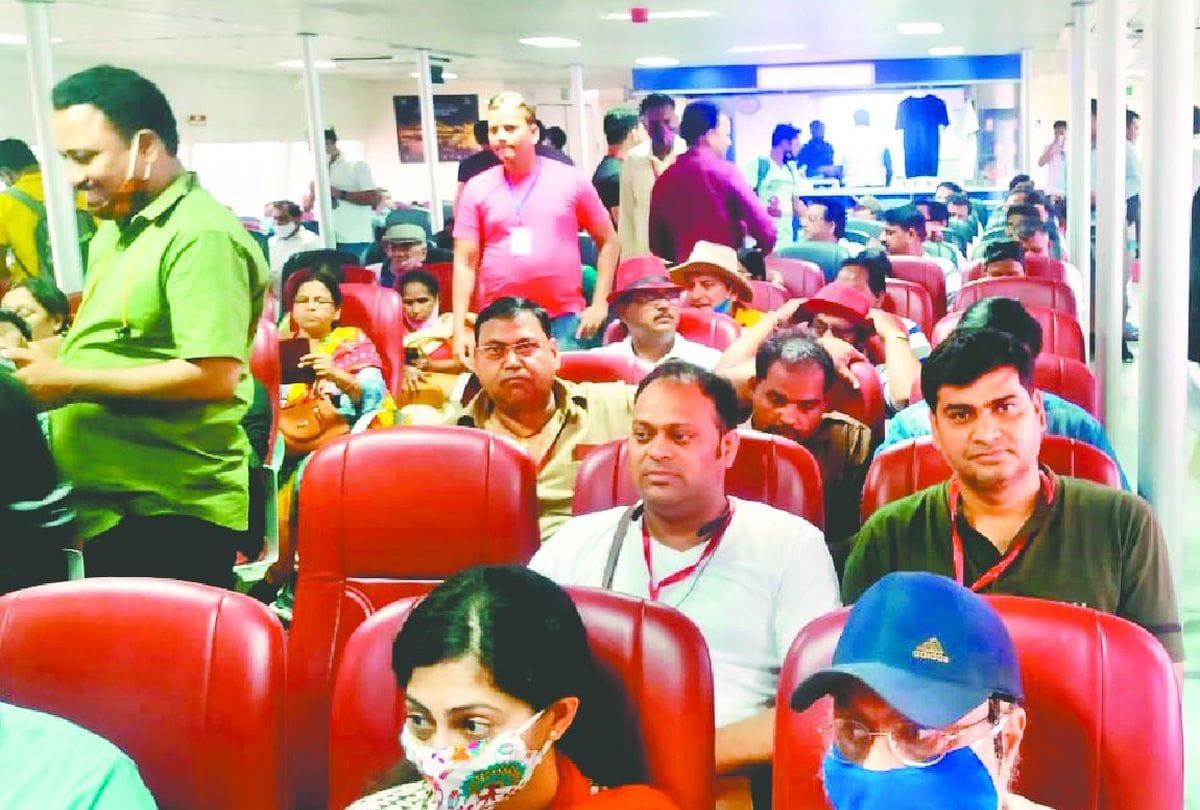 Agra Nagar Nigam Two Councillors Replace Husbands For Official Tour To Andmans