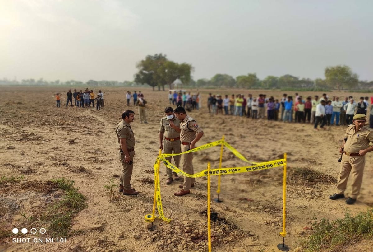 Young Man Murdered In Agra Dead Body Found In Farm