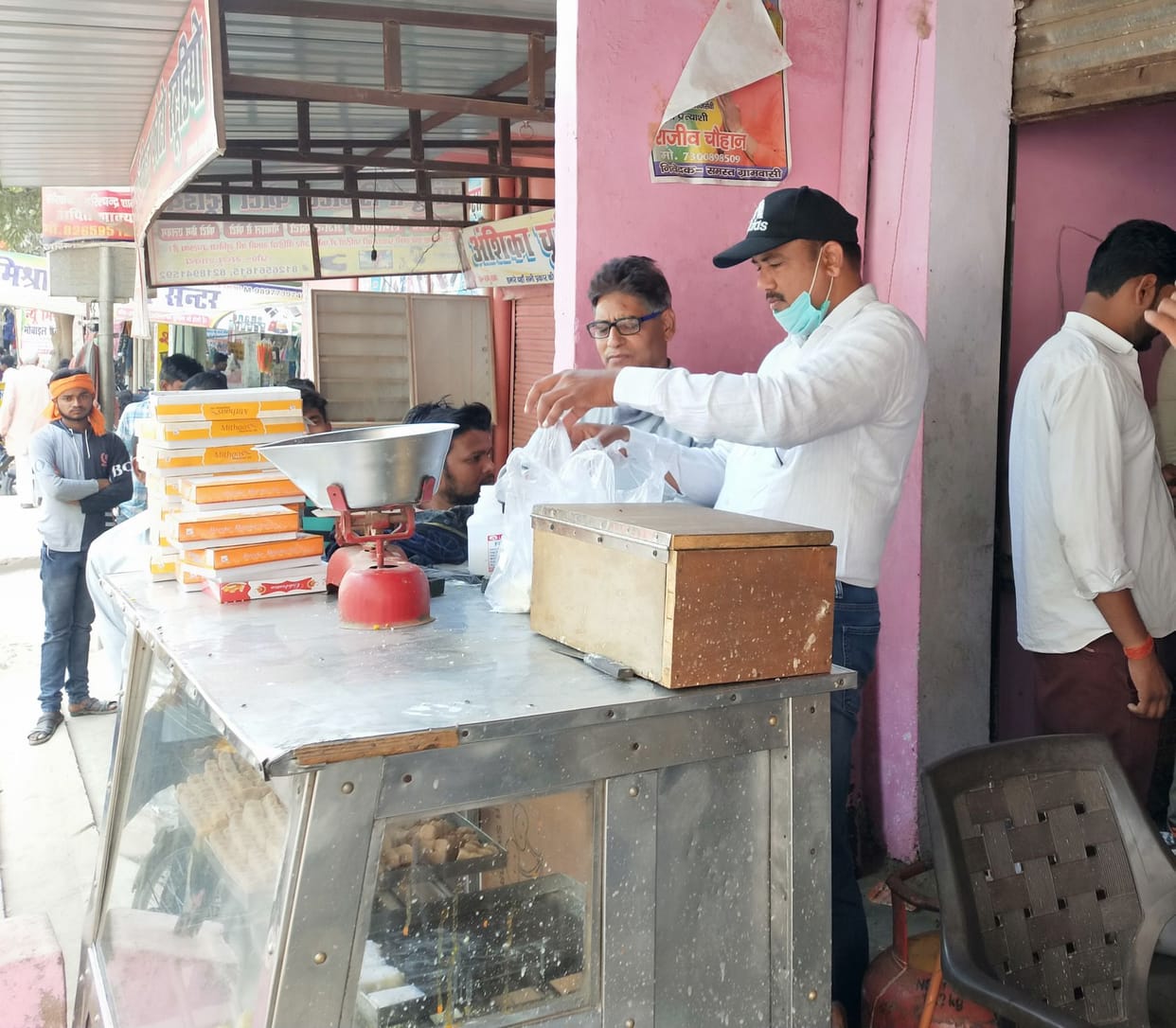 Send eight samples of oil, khova and paneer for investigation