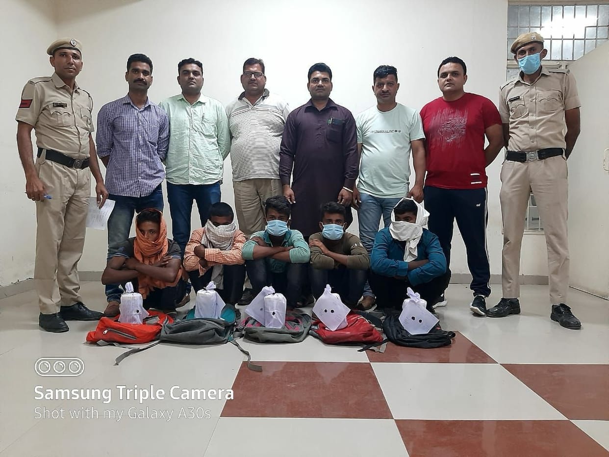 5 people, including 5 kilograms of opium, arrested