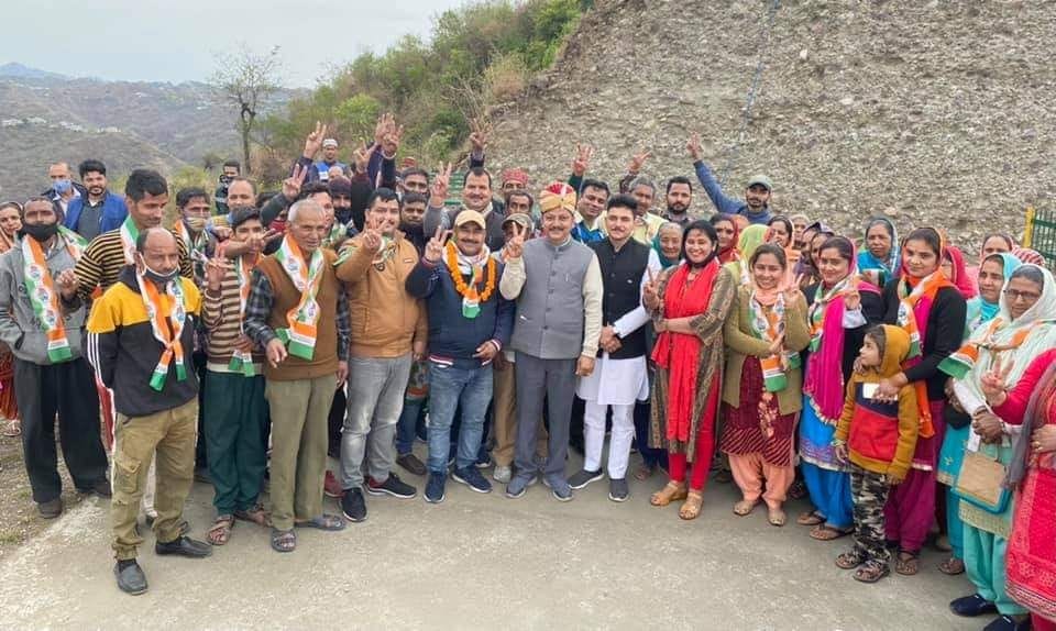BJP supporter joins Congress with expelled Praveen supporters