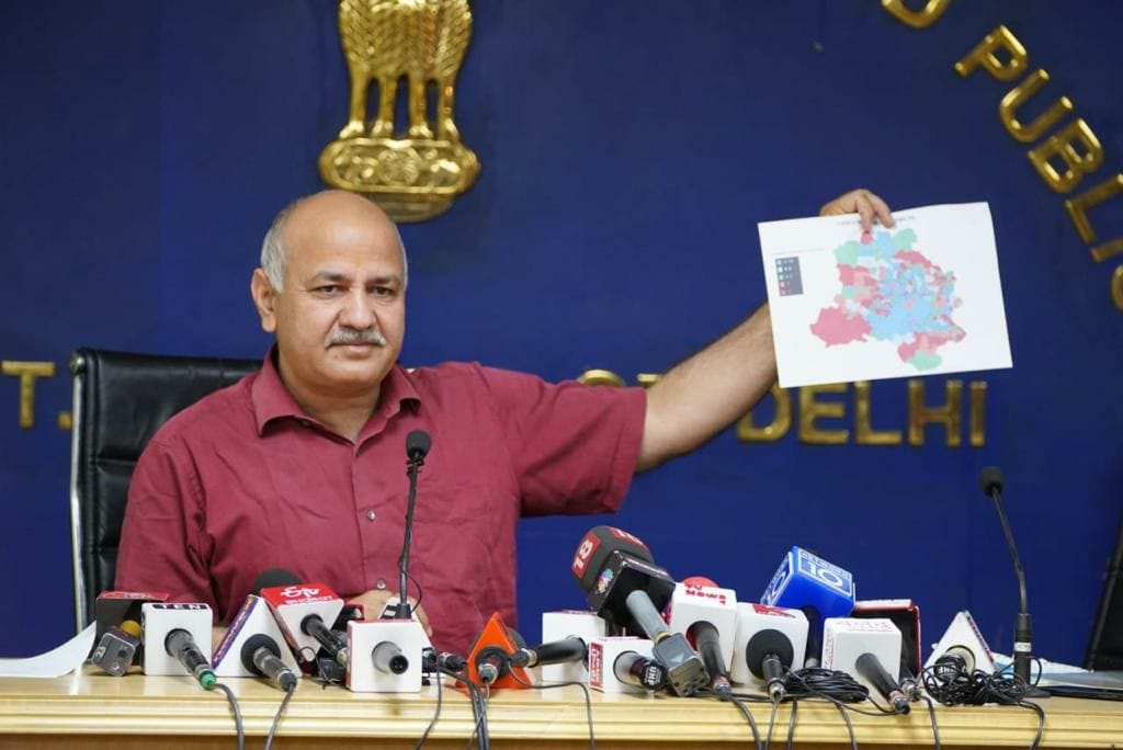 Age limit for consumption of alcohol in Delhi reduced from 25 to 21, the government announced the closure of government contracts