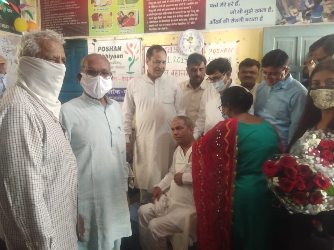 corona vaccination, old man, frontline workers