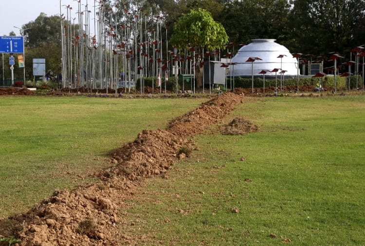 Chandigarh Nagar Nigam digs hole at Matka Chowk 