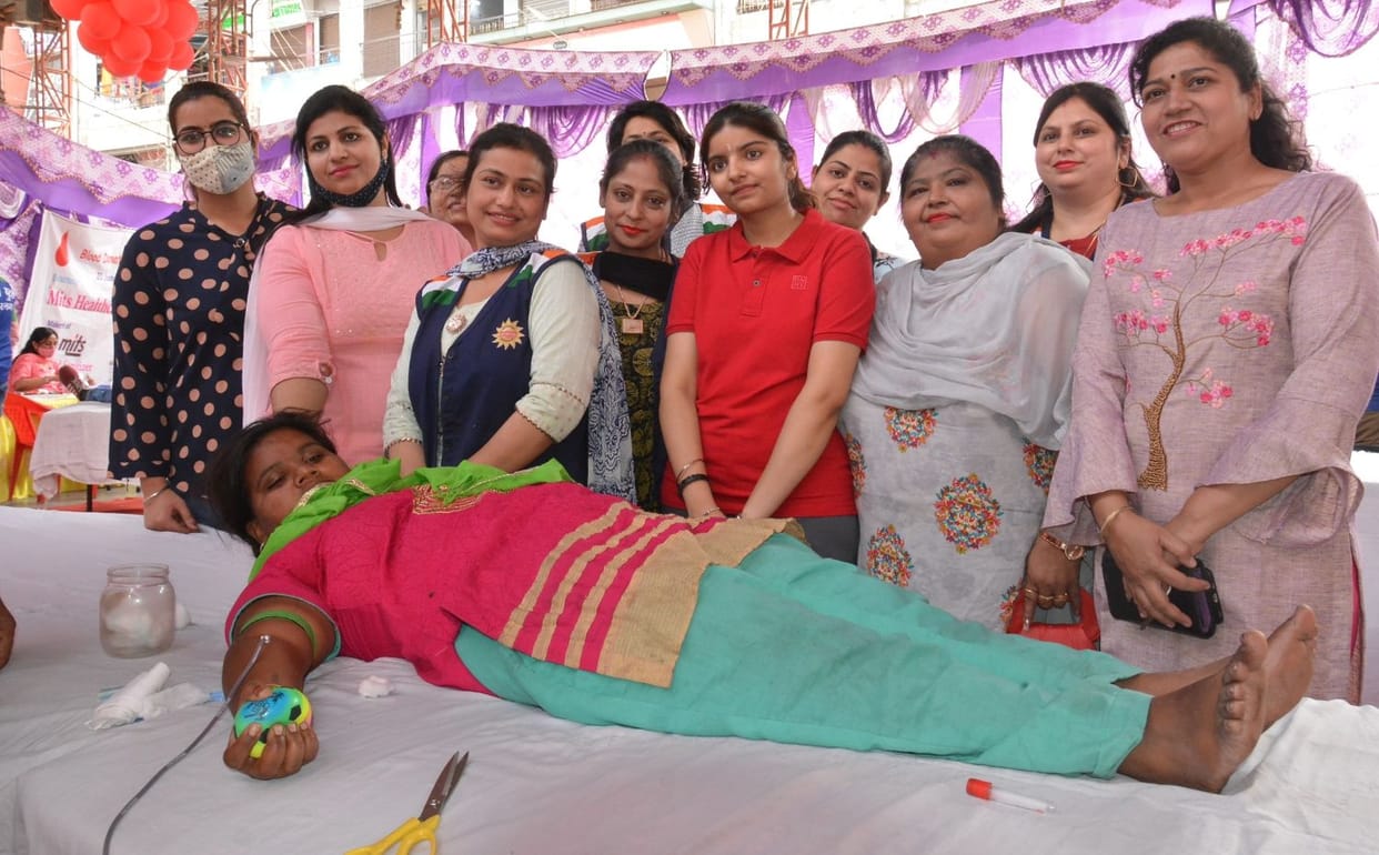 175 people donated blood to the camp on Martyr's Day