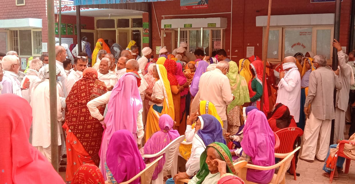 Mega camp, crowds of elderly people, avoided social distance and masks