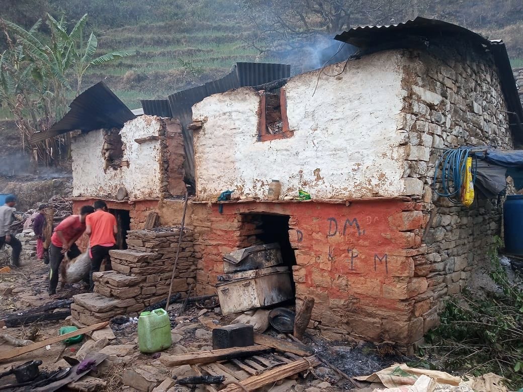Home Burn By Forest Fire In Dharchula