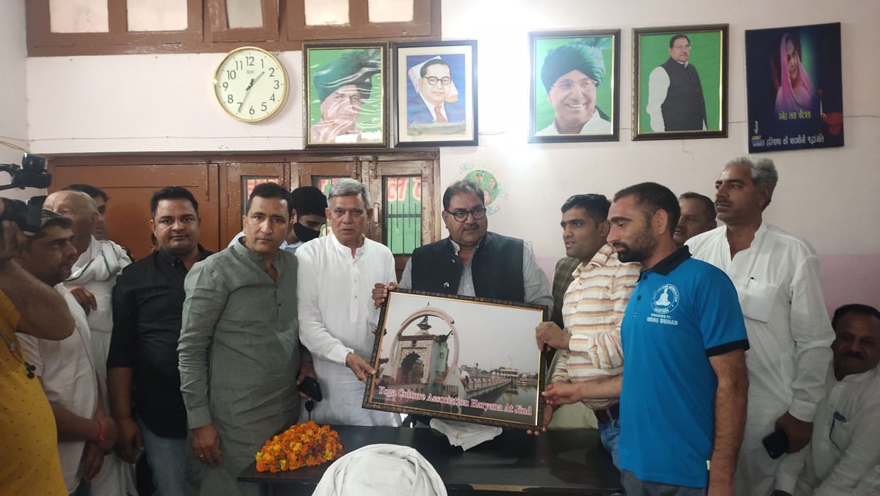 Government not conducting panchayat elections due to fear of public: Abhay Chautala