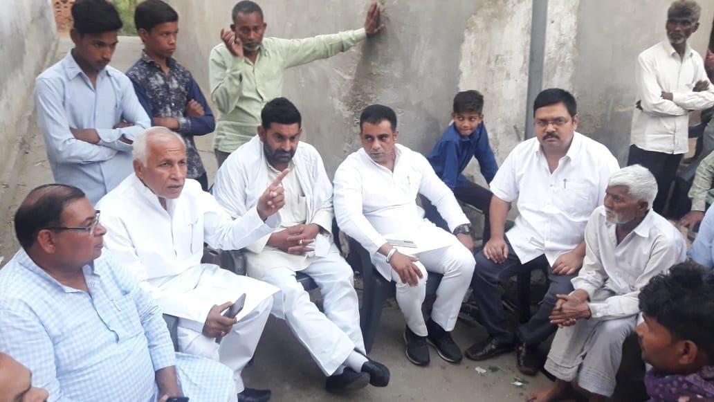 RLD leaders know the condition of the victims in Khatauli