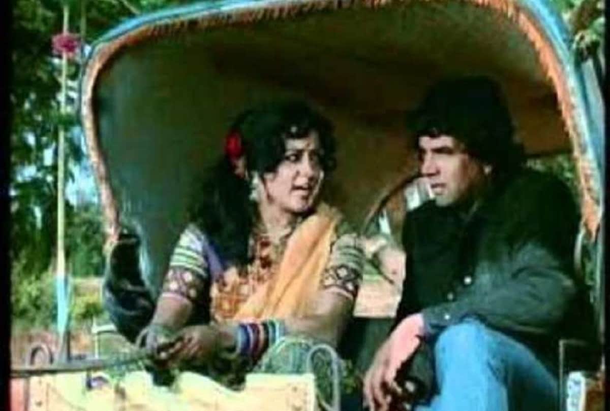 This scene was changed in the film Sholay at the behest of Dharmendra became a superheat