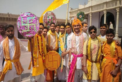 Lathmar Holi Celebrations Starts In Barsana Mathura Holi News
