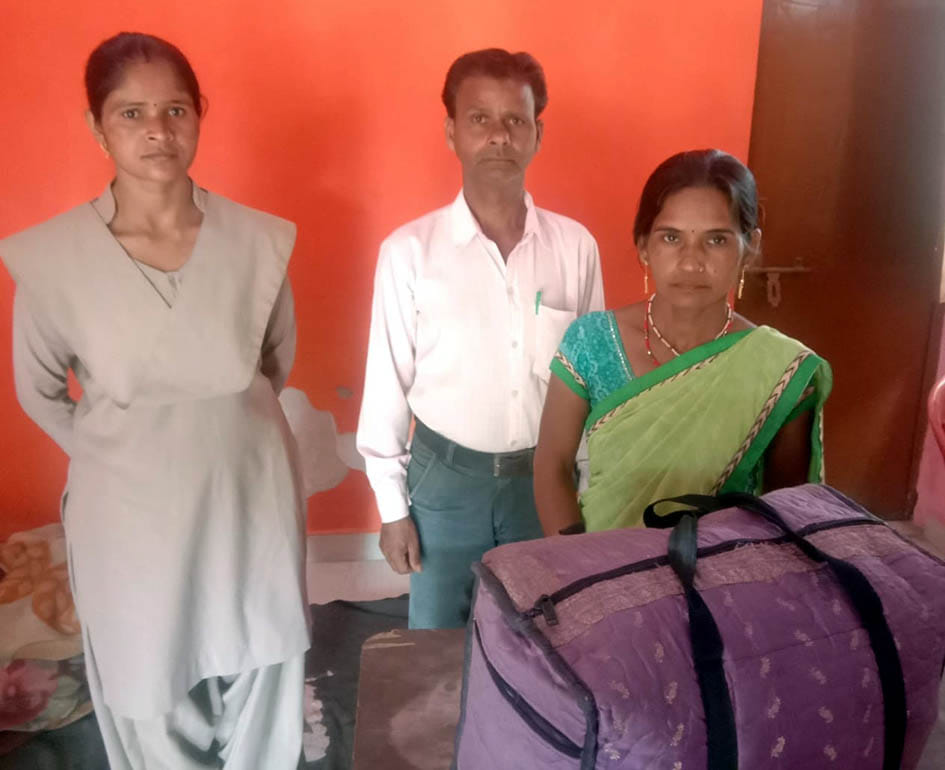mahila ko bag saupa