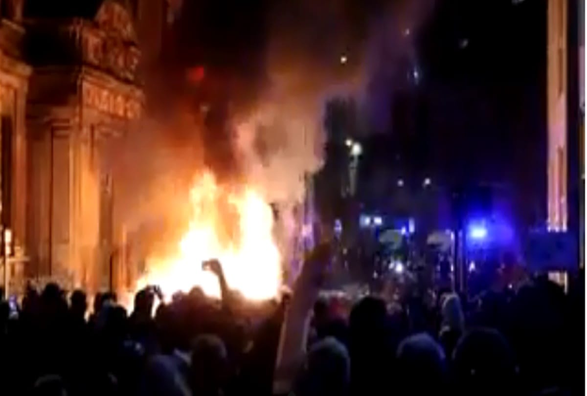 Britain Protest against the bill to increase police strength two police officers severely injured