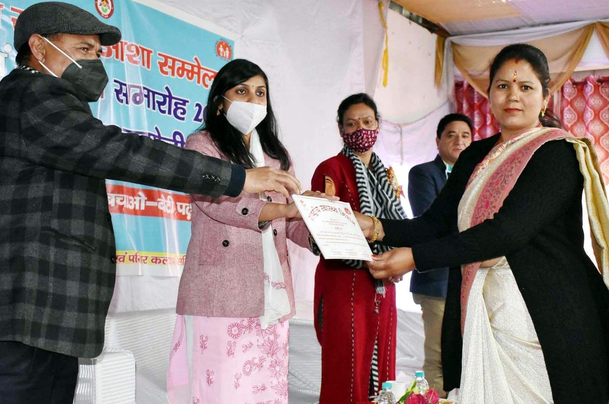 Seven ASHA workers awarded for outstanding work